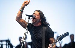 Foo Fighters új zenét teasel – „hamarosan felszáll” a banda