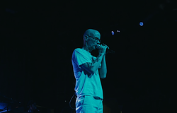 Moby élő zenekarral és elementáris énekkel hódította meg a Coachellát