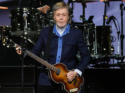 Paul McCartney búcsúzik Len Garrytól, a Quarrymen egykori tagjától