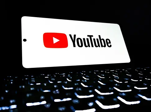A YouTube 2026-os iránya: alkotói szabadság és az „AI slop” visszaszorítása