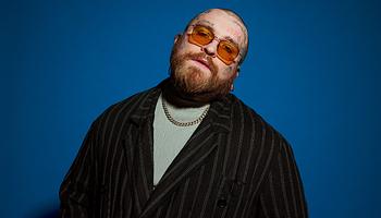 Teddy Swims és Luke Combs is fellép a Super Bowl hetének Madden Bowlján