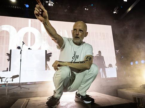 Moby a Father Ted kultikus dalával lepte meg a dublini közönséget