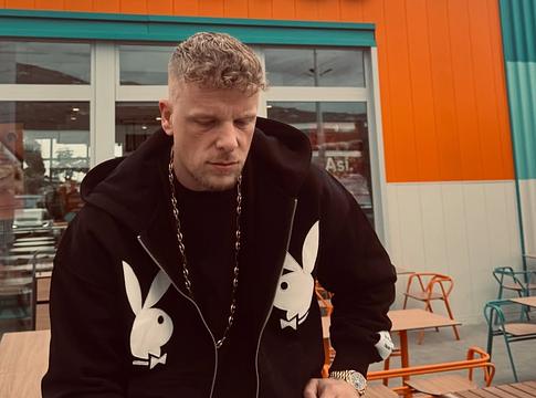 Bonez MC techno felé kanyarodik: saját „Sprite” Techno-Remix pultokra került