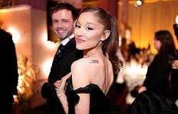 Ariana Grande meglepetésként kiadta új koncertalbumát