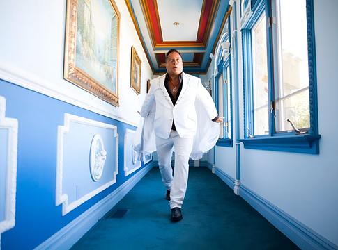 Sir Ivan új kislemezzel jelentkezett: megérkezett a „Love Is The Piece”