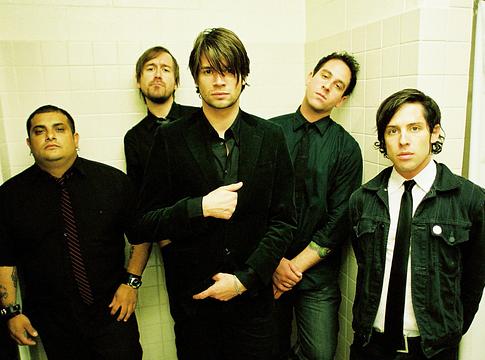 Húszéves jubileumi kiadást kap a Taking Back Sunday Louder Now-ja