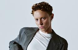 La Roux új dala az önmagához vezető útról szól