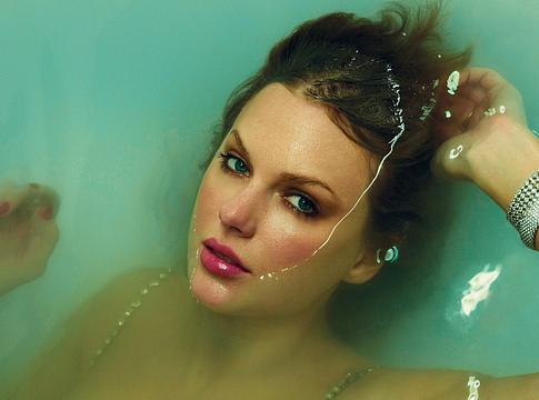 Taylor Swift egymillió dollárral támogatta a Feeding America munkáját