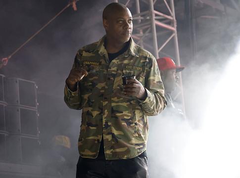 Dave Chappelle kiakadt, miután lekapcsolták a Fugees mikrofonjait