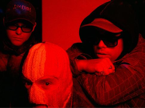 Forradalmi lendület detroiti basszussal – új dallal jelentkezett a Kneecap