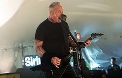 Metallica véradásra buzdít a brit vérszolgálatokkal közösen