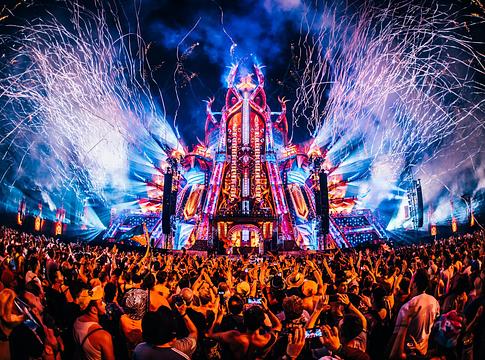 Hőség miatt korlátozzák a Defqon.1 pénteki és szombati látogatószámát