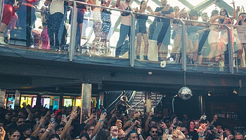 Visszatér Ibiza legendája: újranyit a Bora Bora