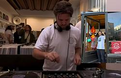 Dönerből vita: kulturális kisajátítás vádja után irányt váltott egy londoni DJ