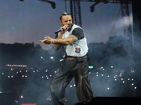Visszaütött a Fehér Ház Drake „Iceman” borítójának MAGA‑láncos átszerkesztése