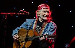 Willie Nelson kiállt a dataközpontok terjeszkedése ellen