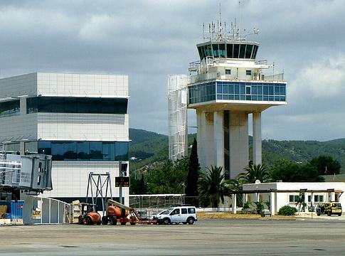 Ibiza fölött is gyülekeznek a felhők: a légi közlekedés bizonytalansága a klubéletet is fenyegeti