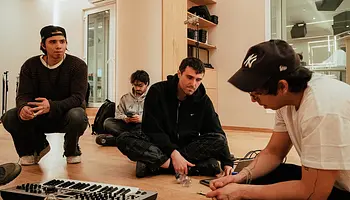 Fred again.. és a LATIN MAFIA két nap alatt, folyamatos élőben vett fel egy komplett mixtape-et Mexikóvárosban