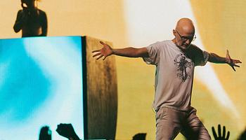 Moby a teljes Coachella-gázsiját állatvédő szervezeteknek adja