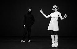 TOMORA: új szuperduó AURORA és Tom Rowlands közreműködésével