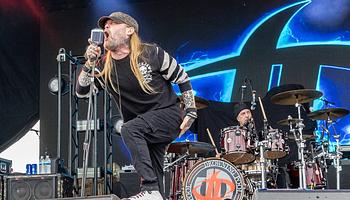 Drowning Pool lemondta dél-amerikai turnéját: a szervezők gyenge jegyeladást, a zenekar logisztikát emleget
