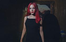 Halsey a 'Badlands' 10. évfordulóját dupla klippel és különleges kiadással ünnepli