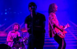 Julian Casablancas megnyugtatta a rajongókat: Nick Valensi visszatér a The Strokesba