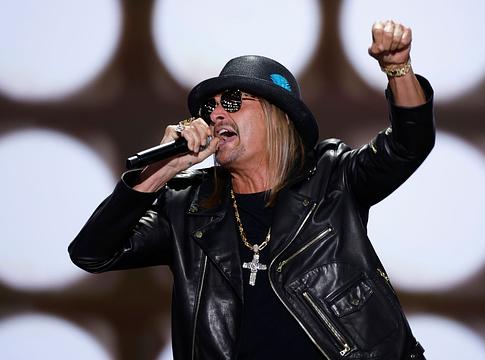 Kid Rock visszautasítja a playback-vádakat az „All-American Halftime Show” után