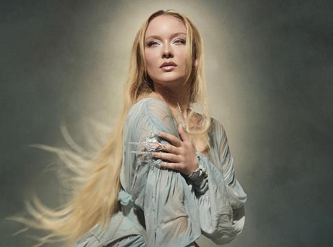 Zara Larsson nyíltan bírálta az ICE-t párja kitiltása miatt