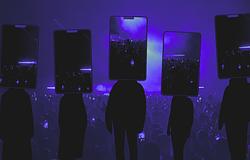 Vissza a táncparkettre – a telefonmentes bulik forradalma