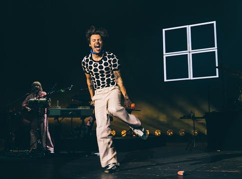 Világszerte plakátok bukkantak fel – közeleg Harry Styles visszatérése