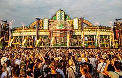 Parookaville 10 éves: jubileumi könyvvel ünnepel a „City of Dreams”
