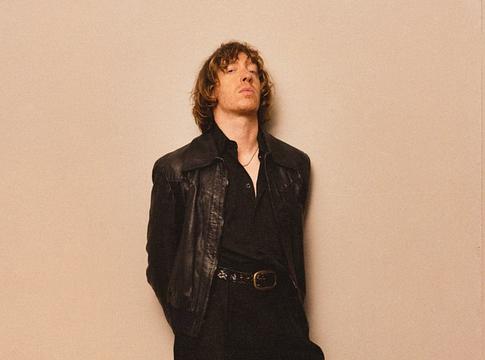 Daniel Avery sötétebb klubvilága: megérkezett a „Tremor (Midnight Versions)”