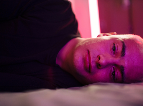 Mikortól árt a magány a fiatal felnőttek mentális egészségének?