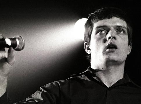 Ian Curtis: Insight – New Yorkban nyílik kiállítás a Joy Division frontemberének archívumából
