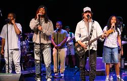 Eddie Vedder diákokkal írta és bemutatta a Better Believe-t
