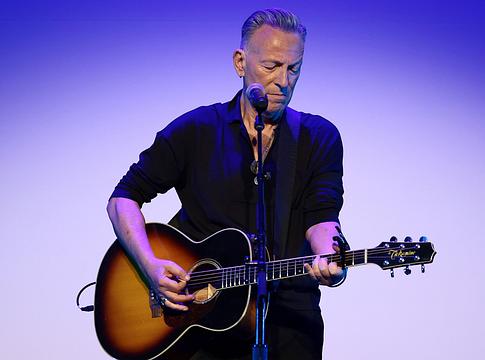 Bruce Springsteen közös nevezőt keres a politikája miatt elfordult rajongókkal