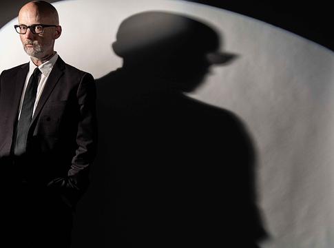 Moby húsz év után tér vissza Brighton Beachre egy nyári koncerttel