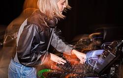 Új hangok a pult mögött: DJ workshop bontotta le a falakat