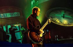 Paul 'Bonehead' Arthurs ikonikus Epiphone gitárjával tér vissza az Oasis 'Live ‘25' turnéjára