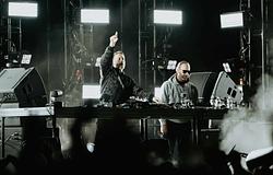 Chase & Status a 007: First Light klubjelenetében