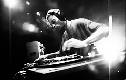 Jeff Mills ünnepli a „Live at Liquid Room” 30. évfordulóját – újrakiadás és világkörüli turné következik
