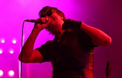 A The Strokes először játszotta élőben új dalát a Red Rocks színpadán