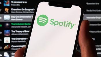 AI-dal az élen, mégis tiltólistán Svédországban