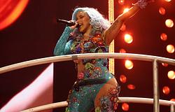 Cardi B majdnem lemondta atlantai koncertjét a State Farm Arenában történt balhé miatt