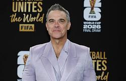 Robbie Williams poénnal ütötte el a „kokainos” vb-interjús pletykát