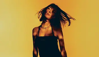 Amelie Lens: szeptember 4-én jön az AURA, itt az our frequency