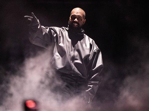 Kanye West pert vesztett a Hurricane mintája miatt