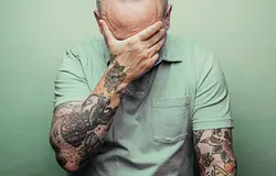 Tetoválás és látás: ritka, de súlyos szemgyulladást is okozhat a tinta