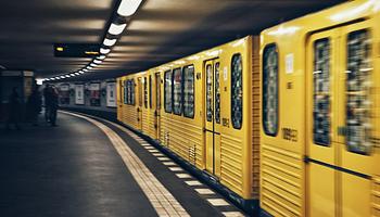 Berlin új stratégiával védi a queer közösséget: átfogó terv a növekvő támadások ellen